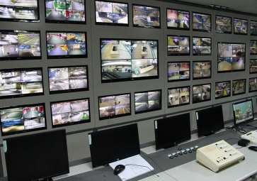 企業(yè)的設(shè)備狀態(tài)監(jiān)控和數(shù)據(jù)庫(kù)管理系統(tǒng)