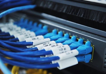 如何有效管理主機托管數(shù)據(jù)中心硬件？